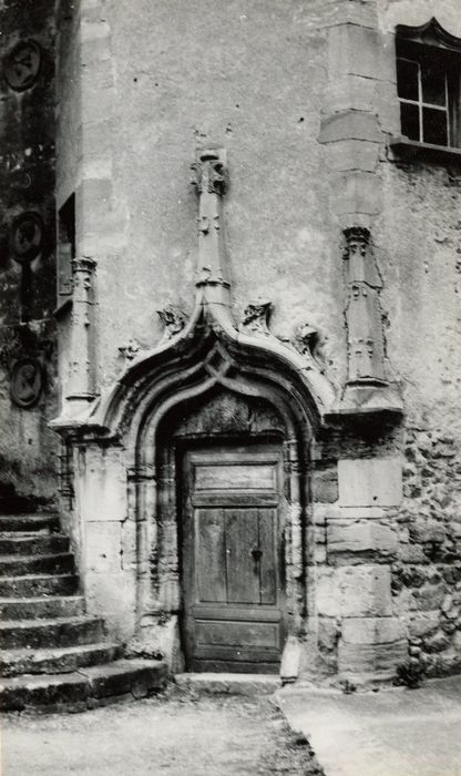 porte d’accès à la tourelle d’escalier, façade ouest