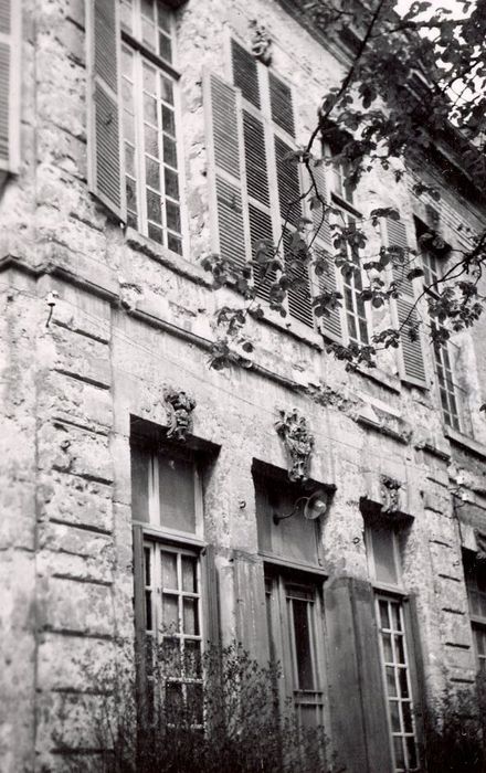 façade sud, vue partielle