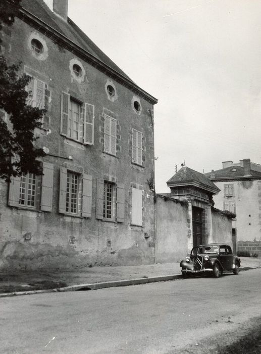 façade est sur rue, vue partielle