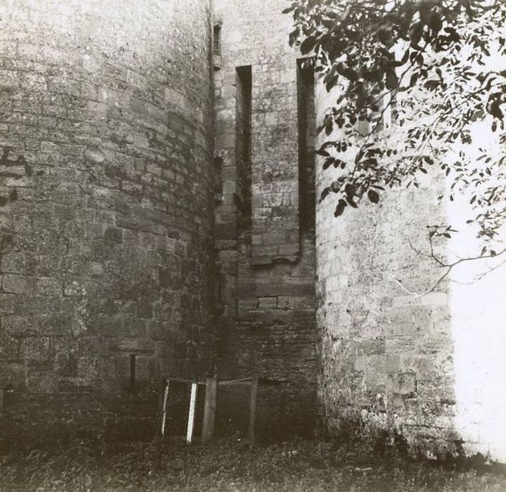 ancien pont levis du donjon