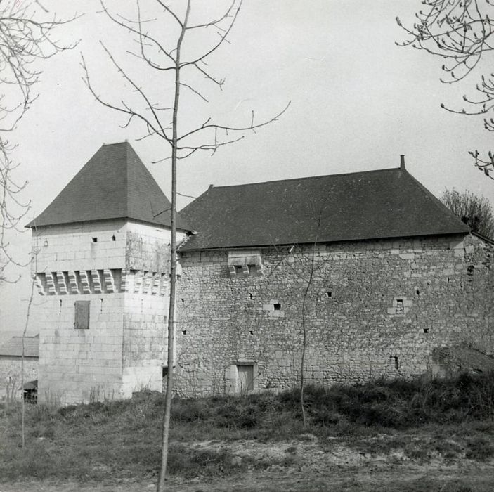 bâtiment situé au Nord, façade est