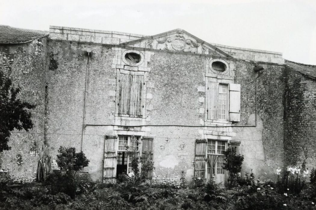 façade sud-ouest, vue partielle