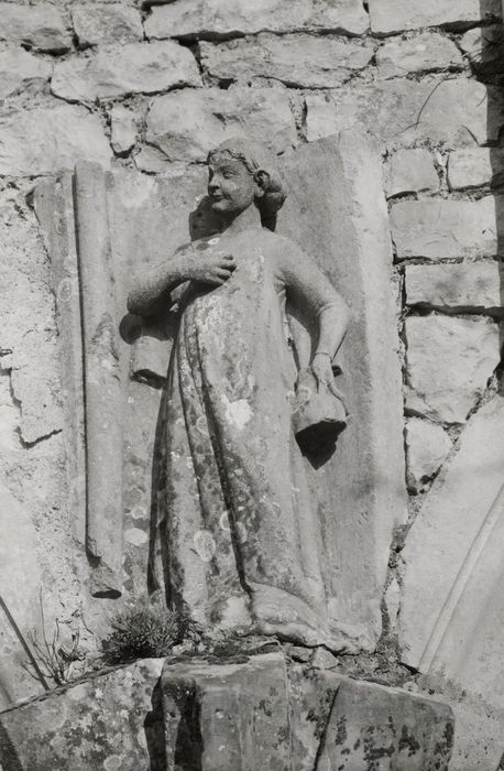 haut-relief : Vierge folle - © Ministère de la Culture (France), Médiathèque du patrimoine et de la photographie, tous droits réservés