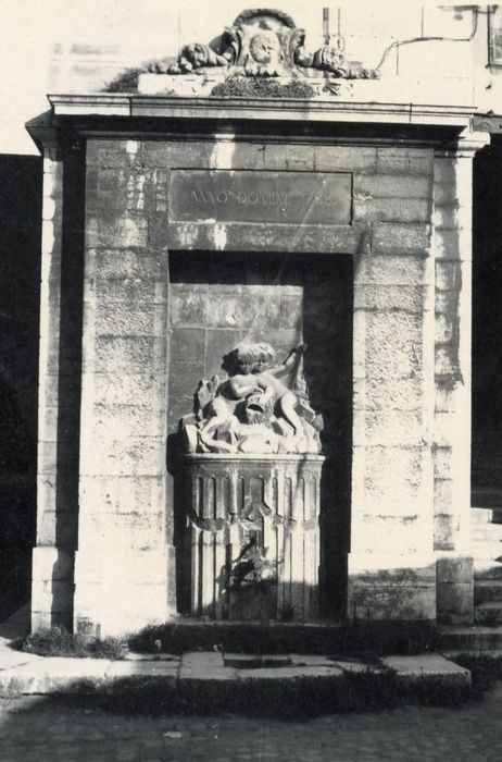 vue générale de la fontaine