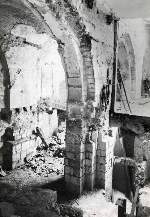 vestiges du pont d’accès à l’ancien palais dit « Pont de la Salle », vue partielle