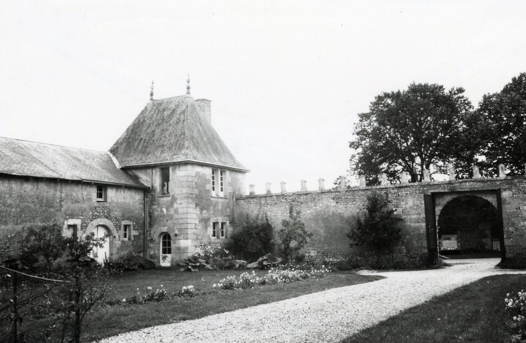 communs sud, angle sud-ouest de la cour d’honneur