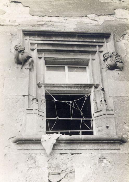 façade sur cour, détail d’une baie