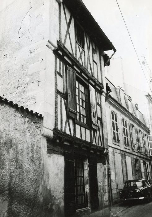 façade sur rue de la partie sud du 15e siècle