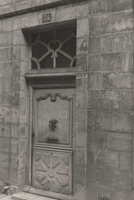 façade sur rue, porte d’accès