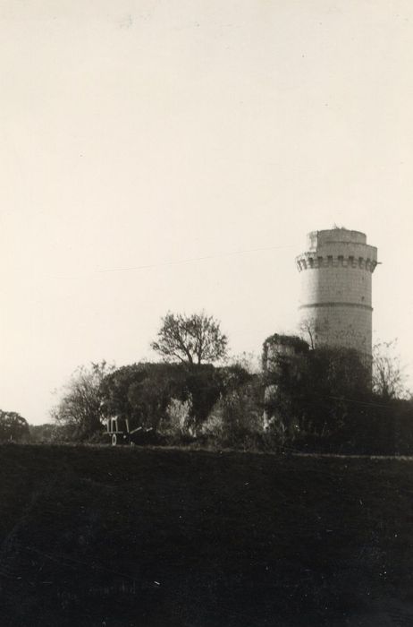 vue générale de la tour dans son environnement