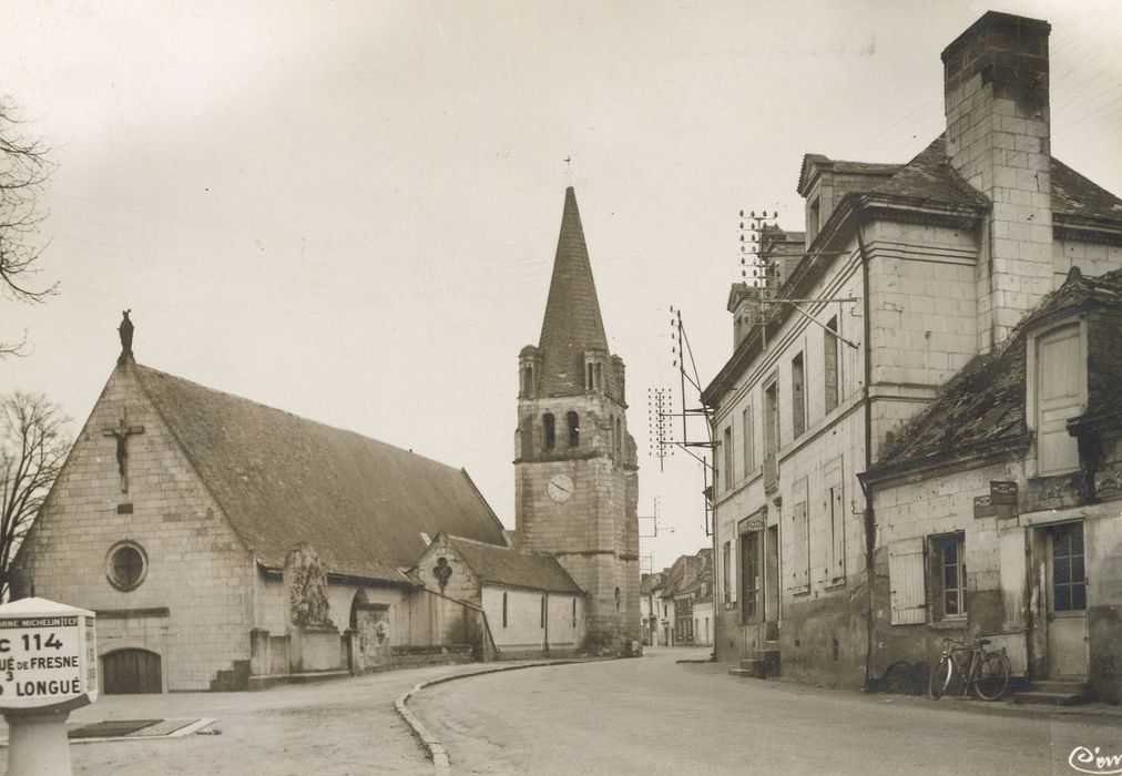 Vue générale de l’église dans son environnement depuis le Nord-Ouest