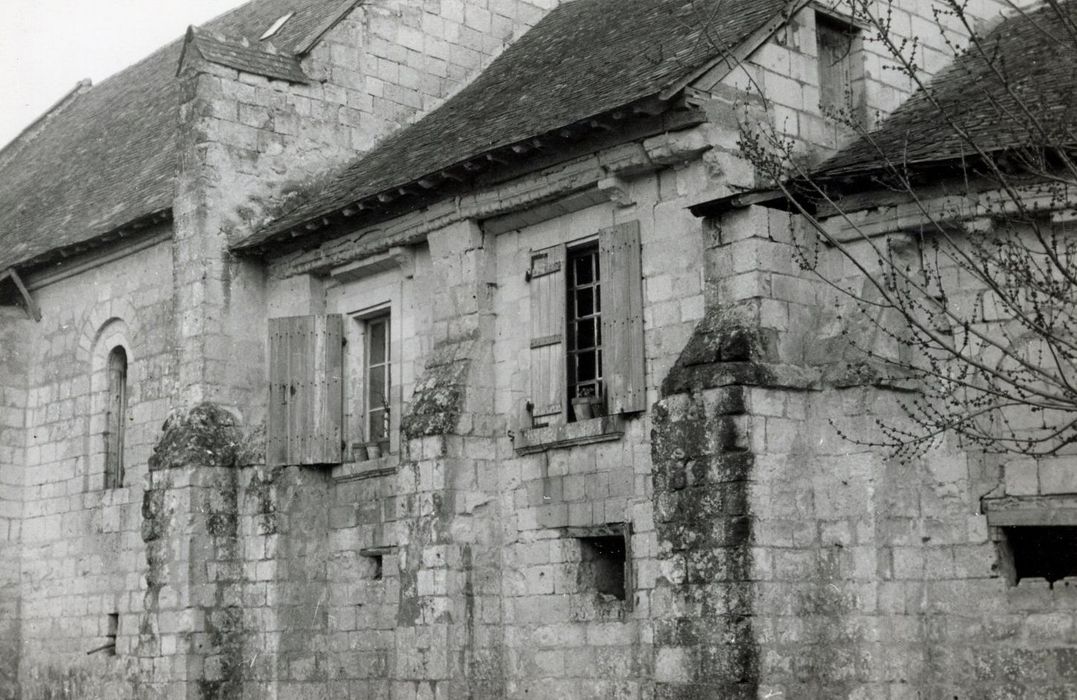 façade latérale sud, vue partielle