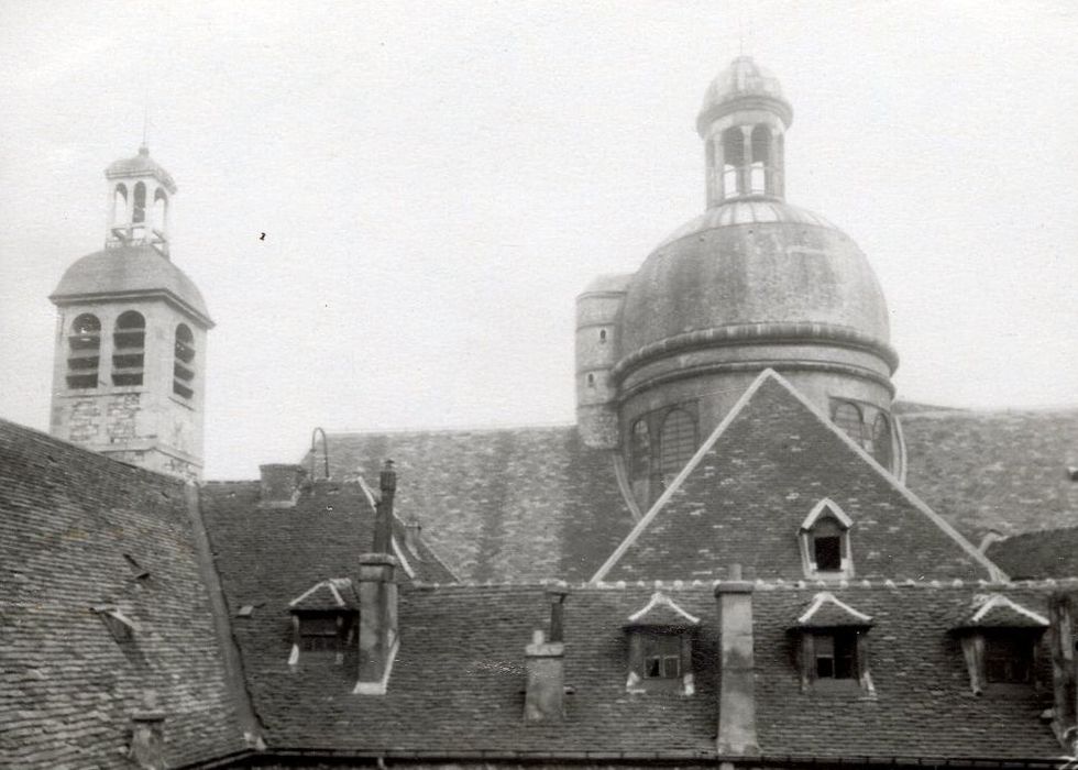 chapelle, vue partielle de la toiture