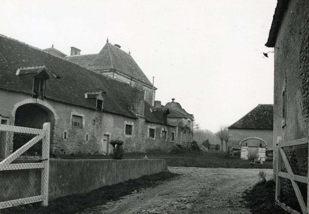 vue partielle des communs, aile nord