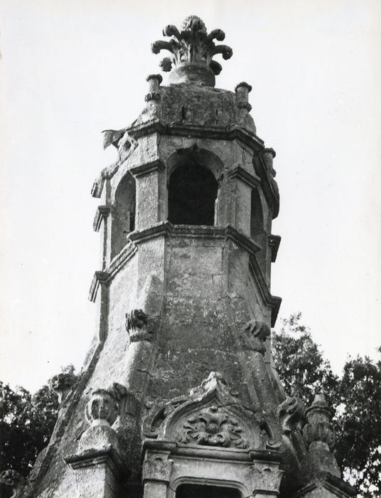 tourelle d’escalier, détail de la lanterne