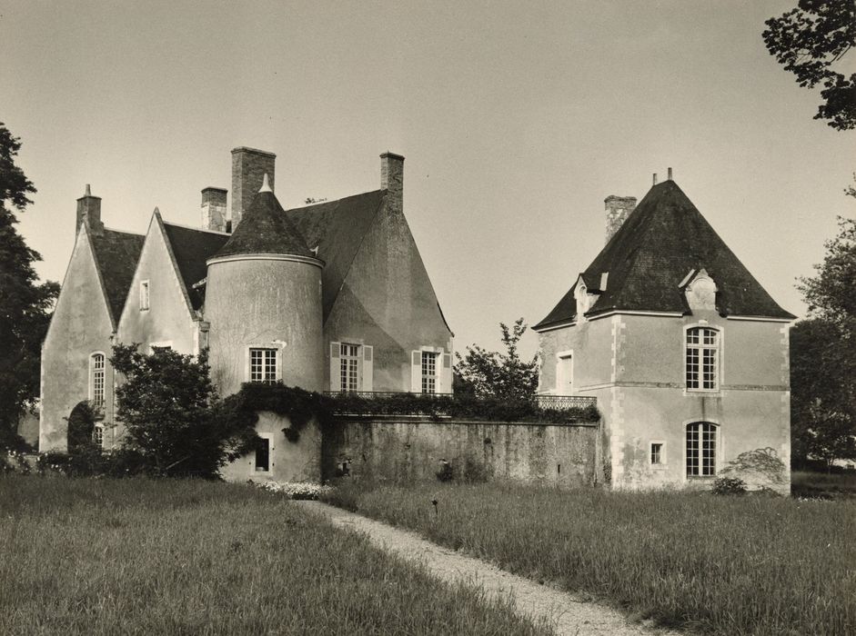 vue générale des bâtiments depuis l’Ouest