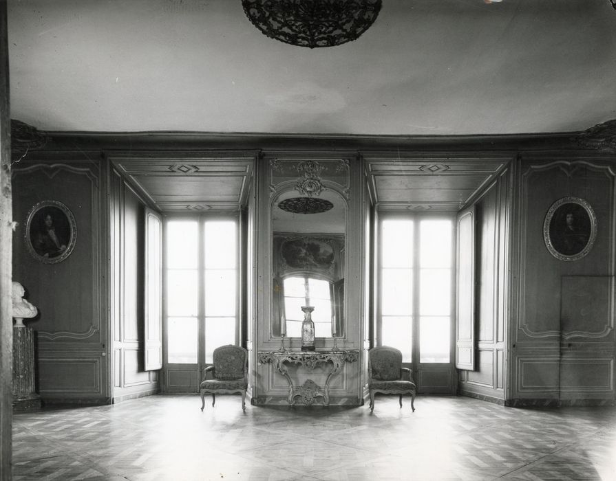 grand salon, vue partielle