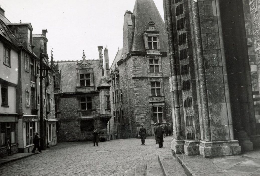 vue partielle de la façade sur rue