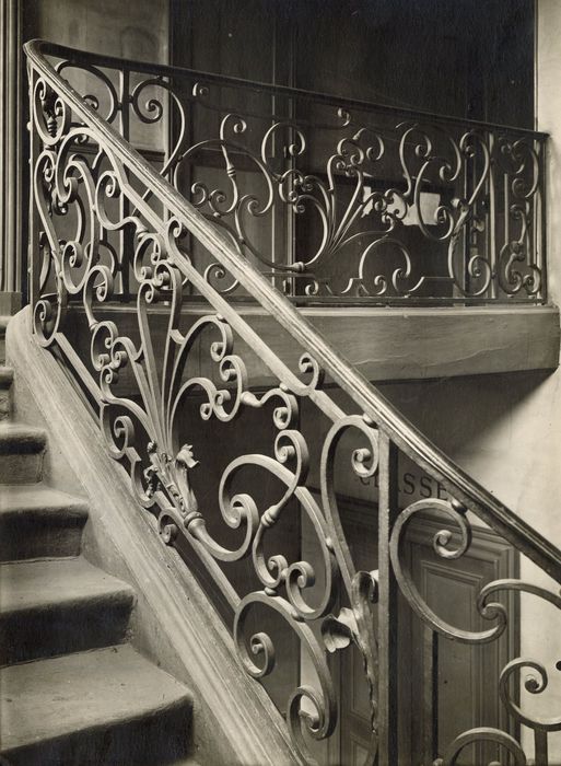 schola cantorum, escalier monumental, détail de la rampe en fer forgé