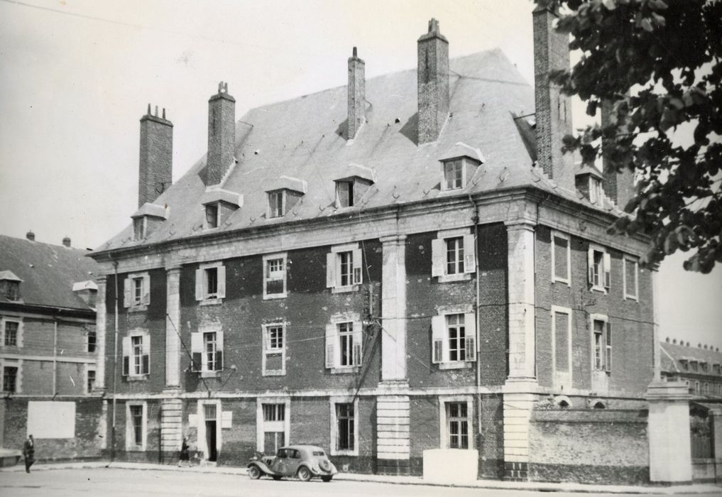 ancien pavillon des officiers