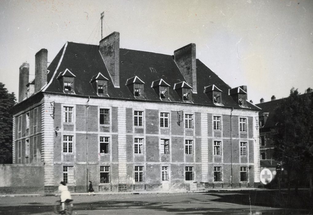 ancien pavillon des officiers