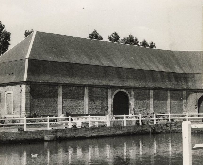 grange, aile ouest, façade est