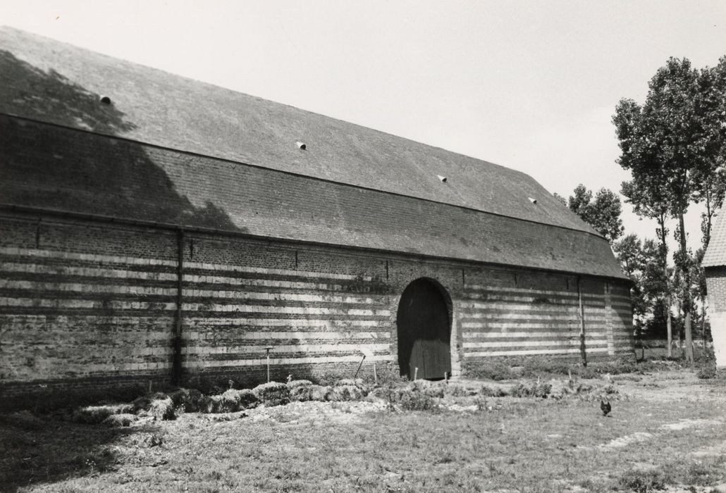 bâtiment situé à l’est de la cour nord, façade est