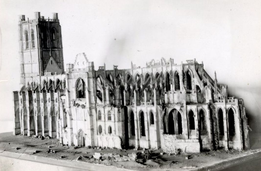 maquette de l’église Saint-Bertin