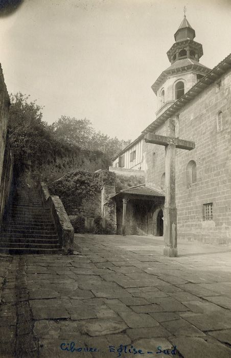 façade latérale sud, vue partielle