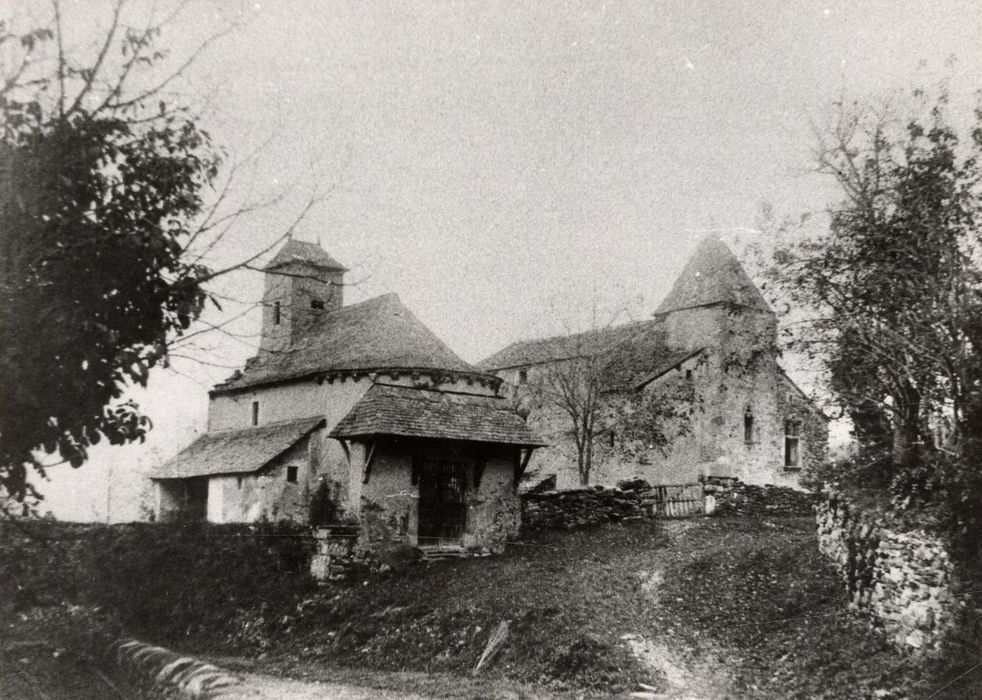 vue générale de la chapelle dans son environnement depuis le Sud-Est