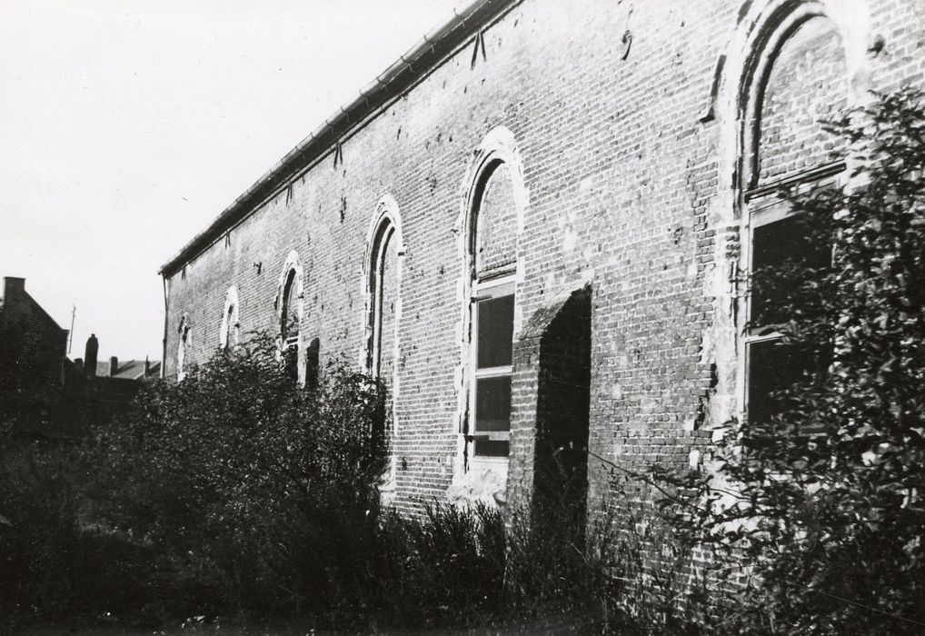 église (?), façade latérale