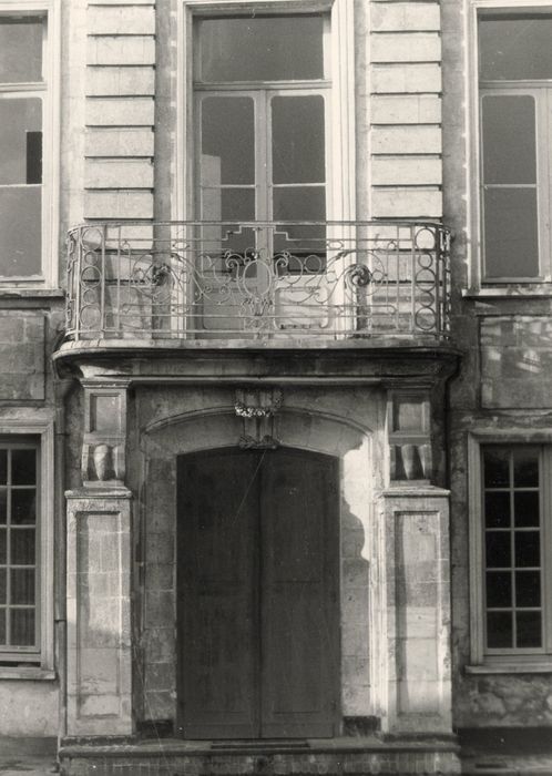 façade sud, porte d’accès