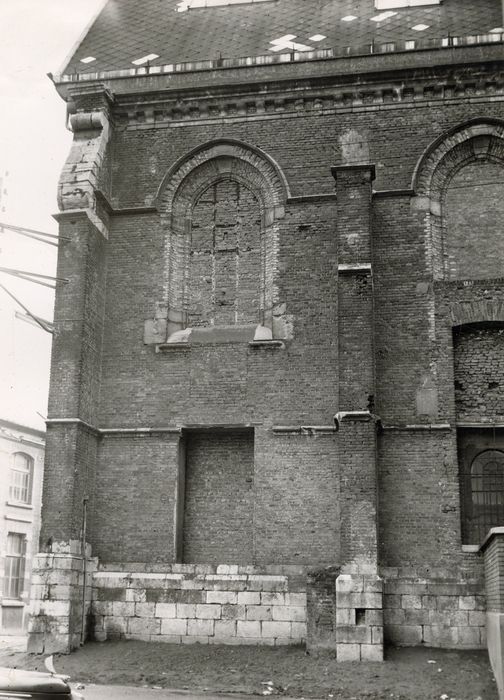 Façade latérale sud, vue partielle