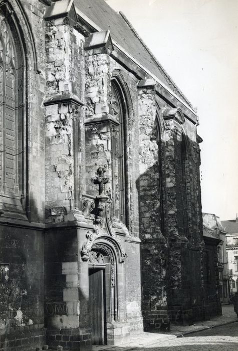 façade latérale sud, vue partielle