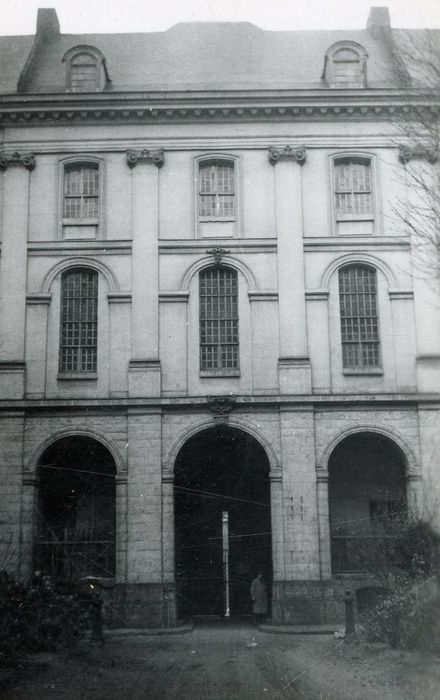 cour intérieure, façade est, vue partielle