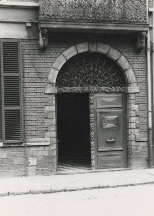 porte d’accès sur rue