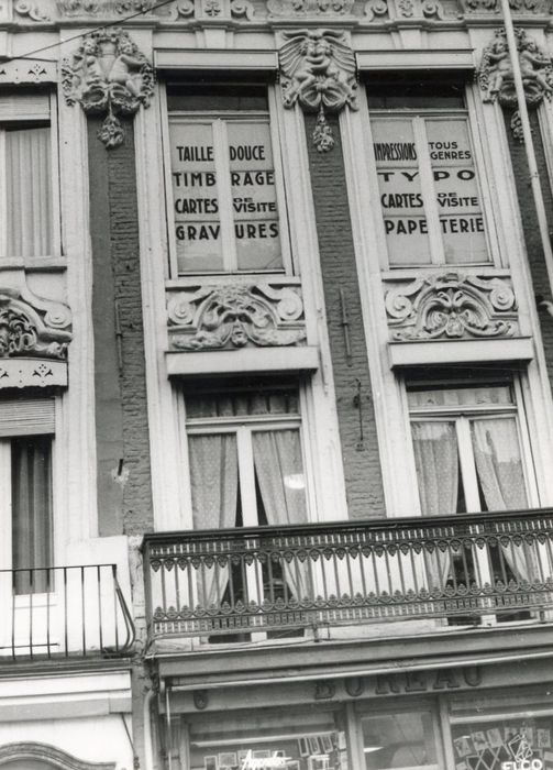 façade du n°6 sur rue, vue partielle