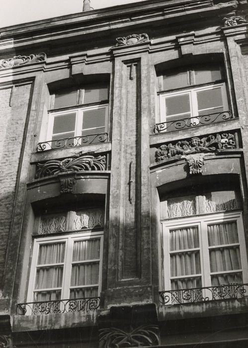 façade sur rue, vue partielle du n°6bis