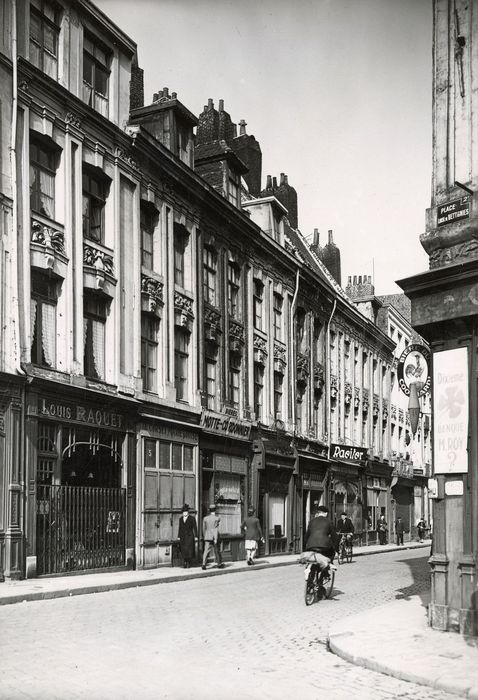 façades sur rue des numéros impairs