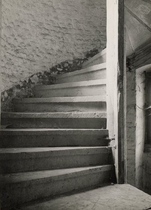 escalier de la tour, vue partielle