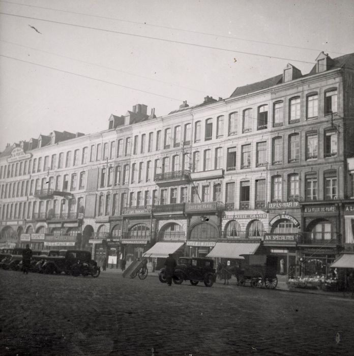 façades sur la place