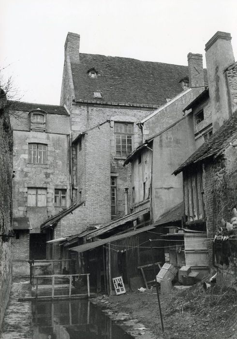 façade postérieure, vue partielle