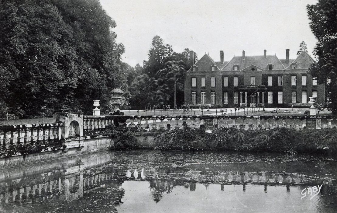 Domaine du château des Lettiers (également sur commune de Cisai-Saint-Aubin)