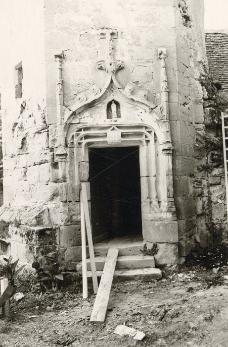 vestiges de l’ancien château, vue partielle