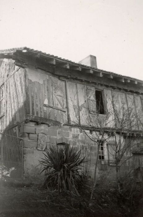 Façade sur rue, vue partielle