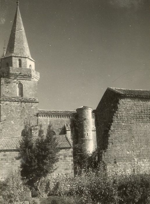 façade latérale sud, vue partielle