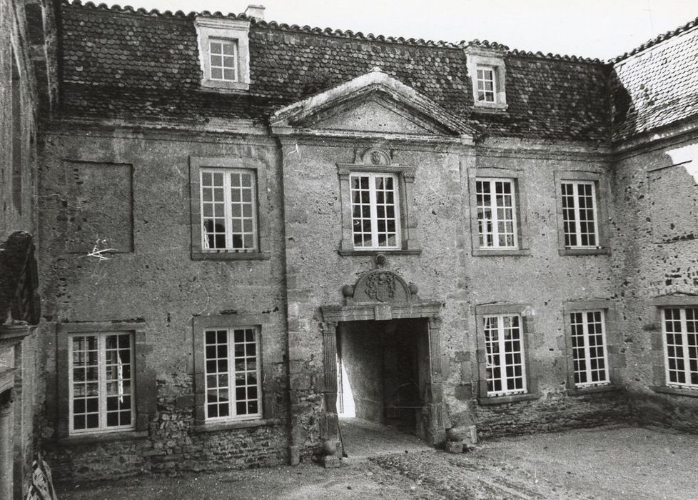 aile nord sur la cour d’honneur, façade sud-est