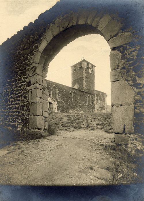 vue partielle de l’église depuis le Sud-Ouest