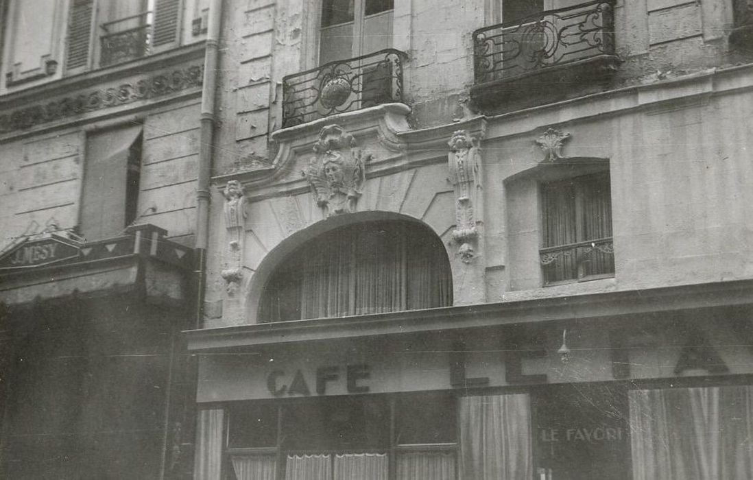 façade sur rue, détail