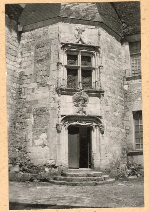 tourelle d’escalier, angle sud-est de la cour intérieure